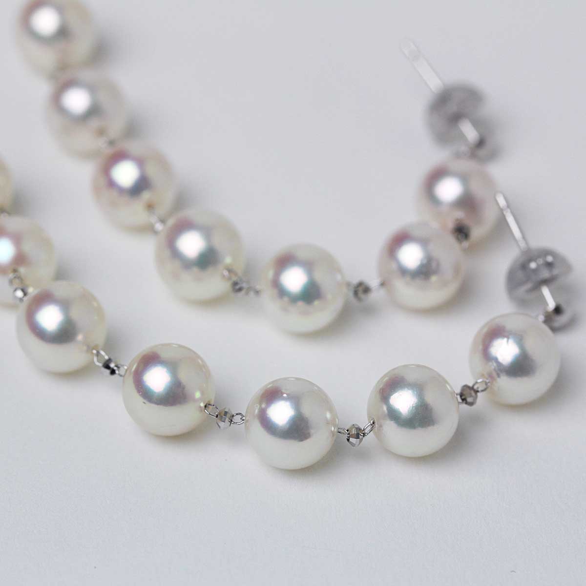 揺れるパールピアス  ライン7粒 K18WG 国内産アコヤ真珠 6.5mm