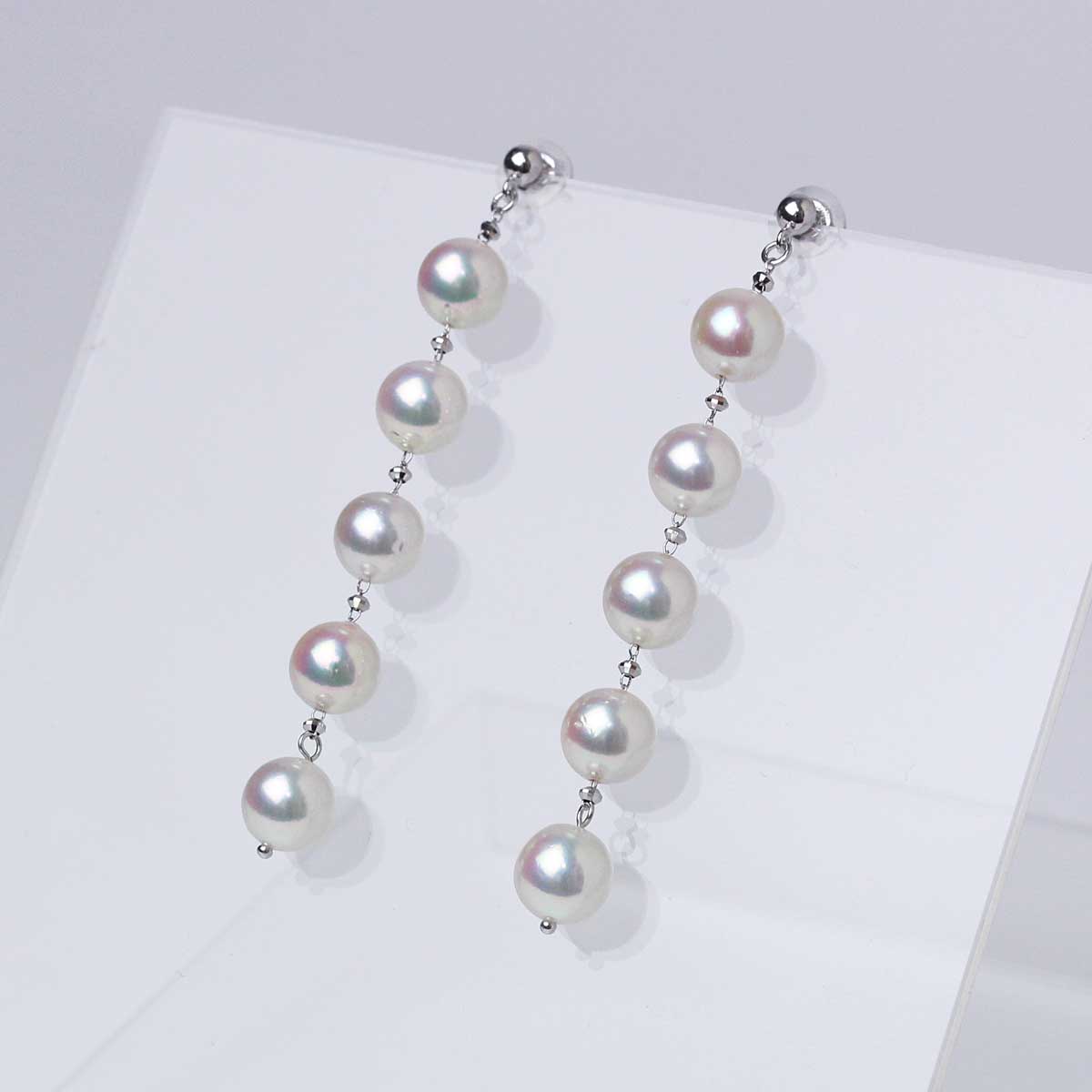 揺れるパールピアス  ライン5粒 K18WG 国内産アコヤ真珠 6.5mm